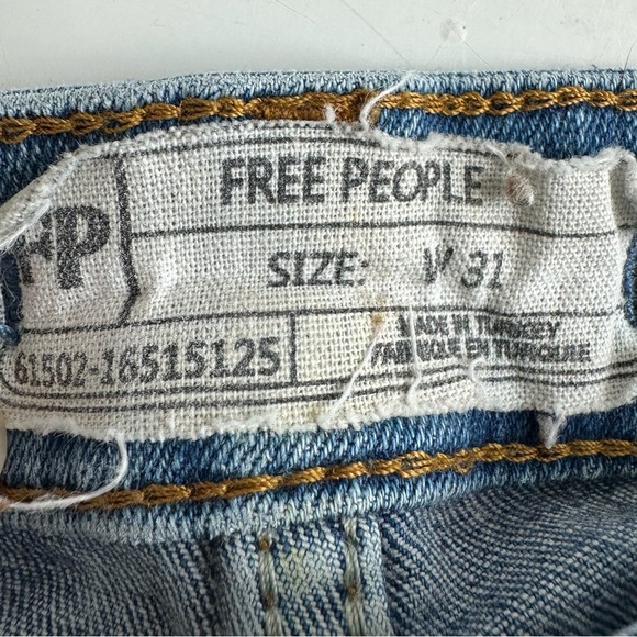 Free People Fringe Crop Jeans Medium Wash Size 31 Cropped Raw Hem Straight Leg - Picture 7 of 8